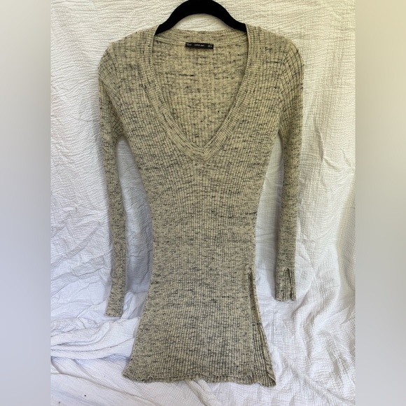 TEXTURED KNIT TOP W/ SIDE SLIT